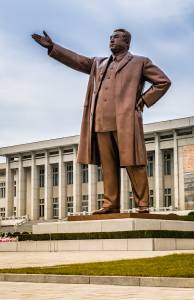much-larger-than-life Kim Il-sung statue